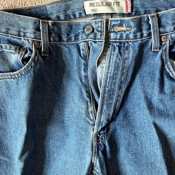 Mens Like New Levi Strauss 505 Regular Fit jeans, Size 36 x 30, dressy or casual - Picture 3 of 8